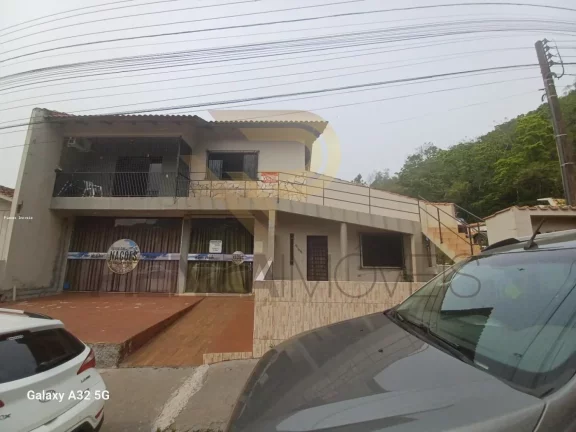 Imagem Casa para Venda em Concórdia, Industriários, 4 dormitórios, 2 suítes, 1 banheiro, 1 vaga