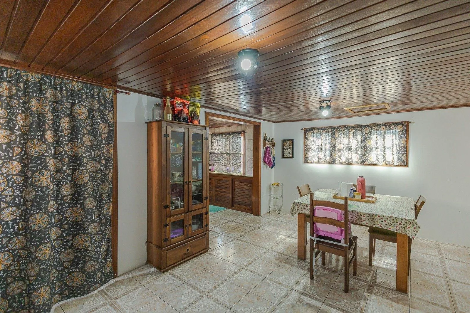 Imagem cobertura de quatro quartos, suíte e uma vaga de garagem no bairro higienópolis
