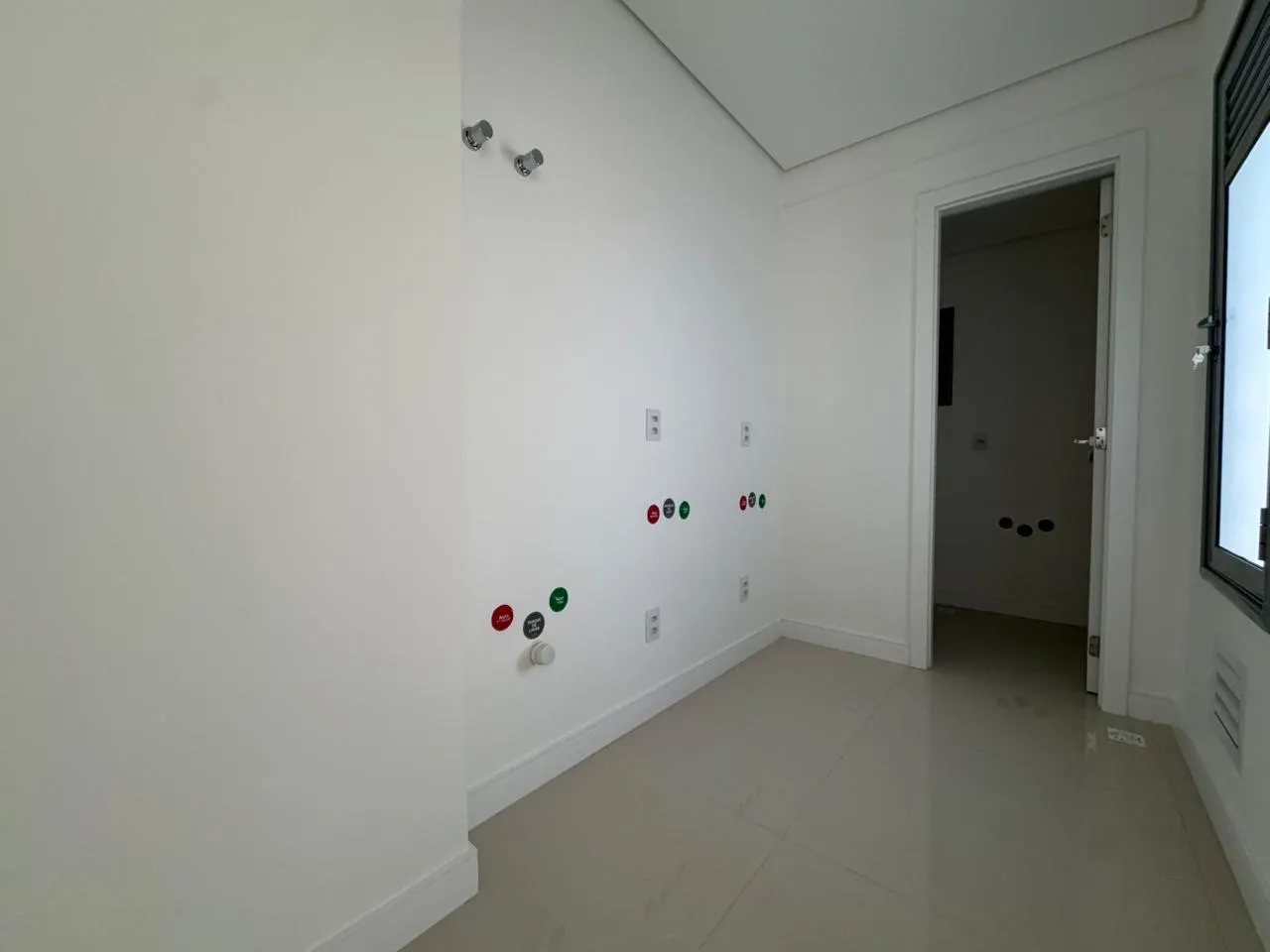 Imagem Apartamento com vista para o mar à venda com 171m2 por R$ 5.650.000,00