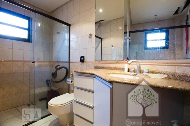 Imagem Ampla Casa com 5 Quartos à Venda
