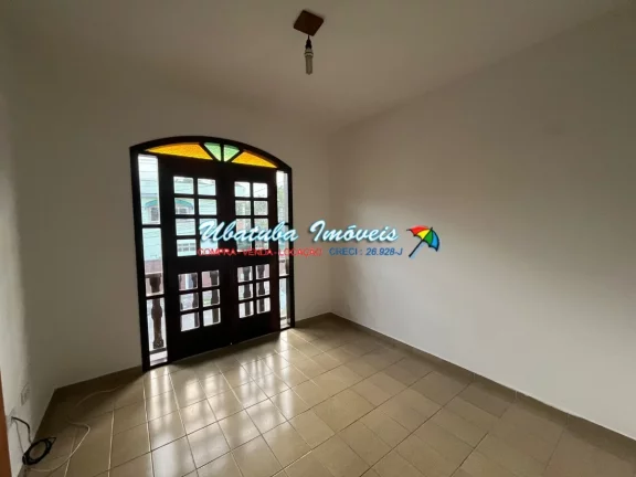 Imagem Sobrado com 03 dormitórios em excelente localização