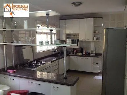 Imagem Sobrado com 3 dormitórios à venda, 180 m² por R$ 780.000,00 - Jardim Santa Clara - Guarulhos/SP