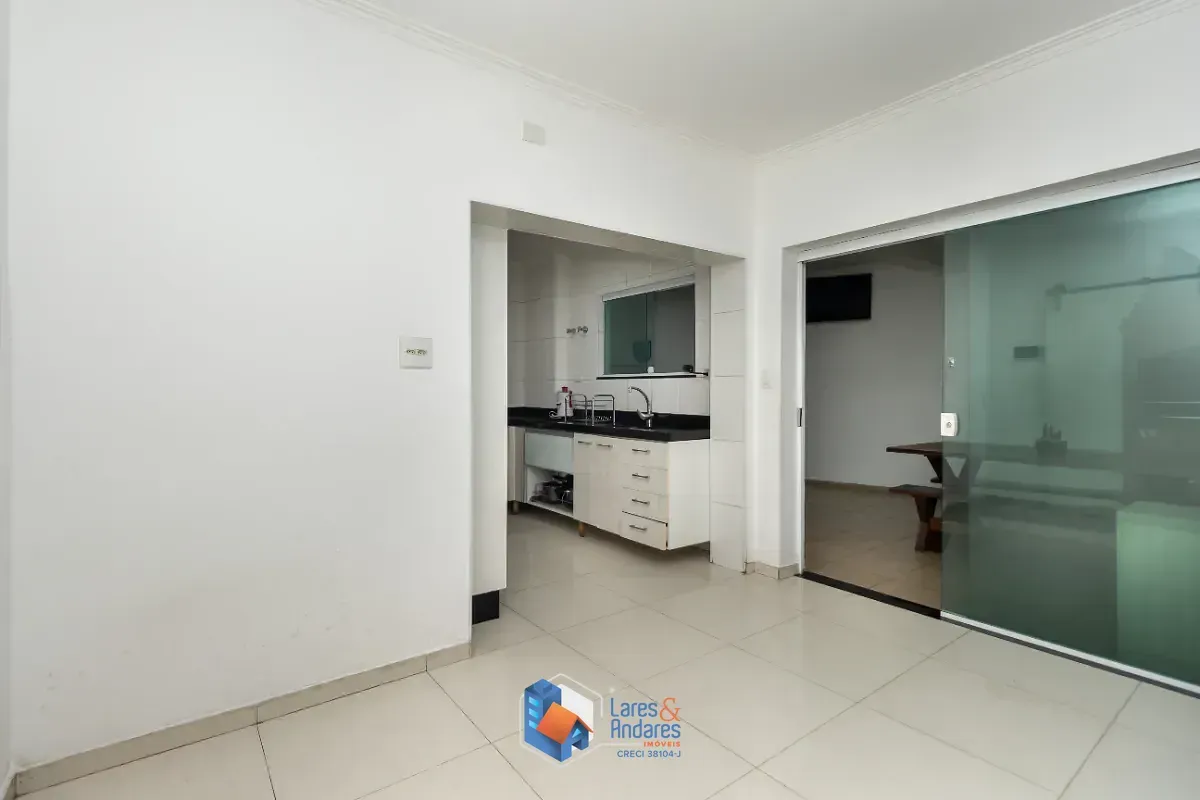 Imagem Sobrado para venda em Planalto Paulista com 3 quartos, sendo 1 suíte, 180m²