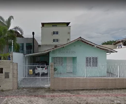 Imagem Terreno com 253 m² no Centro de Balneário Camboriú.