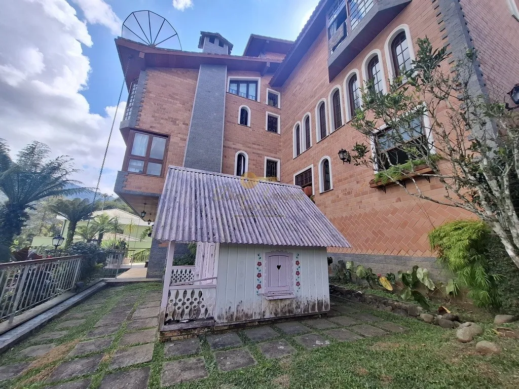 Imagem Casa em Condomínio para Venda em Teresópolis / RJ no bairro Parque do Imbui