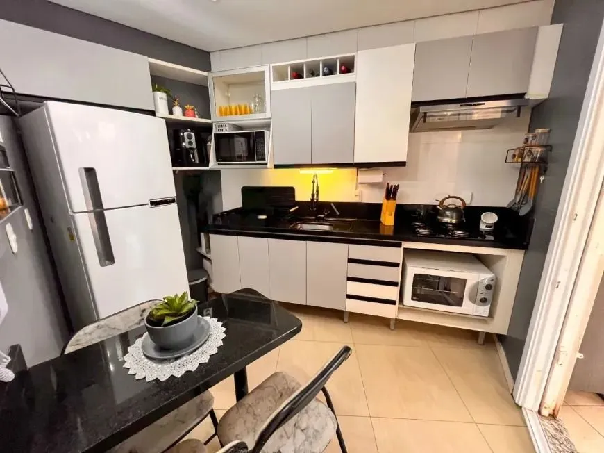 Imagem Casa Reformada em Condomínio com Suíte e Espaço Versátil Avenida Ecoville
