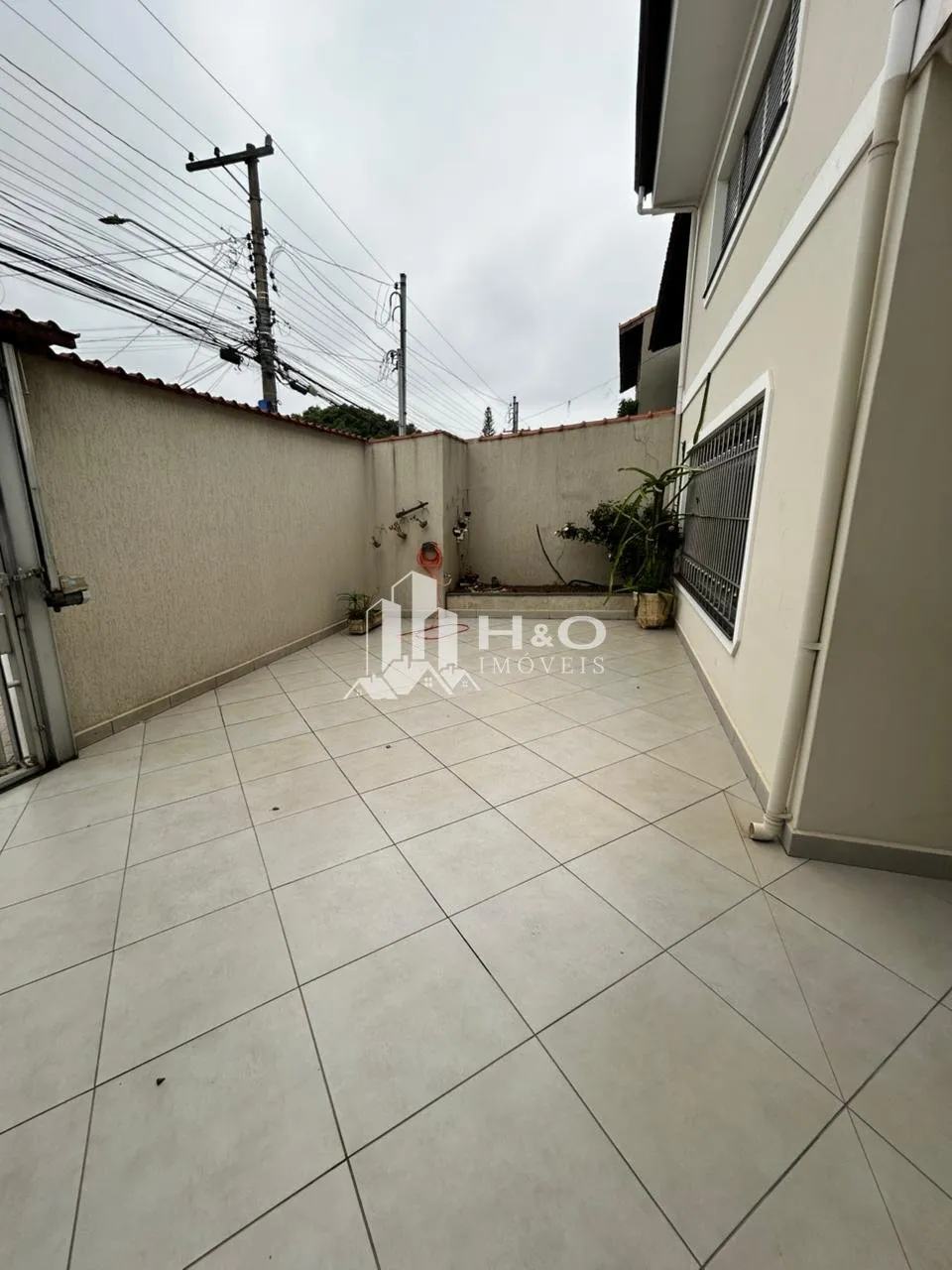 Imagem Sobrado Alto Padrão com 3 Dormitórios, 1 Suíte, 6 Vagas, Quintal Amplo e Espaço Multifuncional - Cidade Líder - R$ 1.500.000
