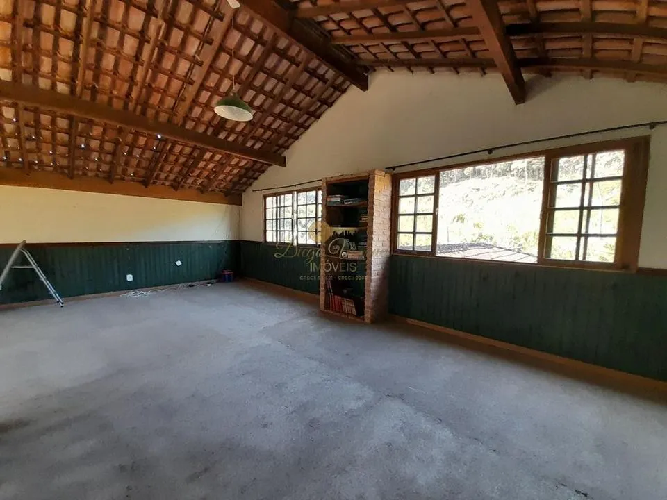 Imagem Sítio para Venda em Teresópolis / RJ no bairro Córrego das Pedras