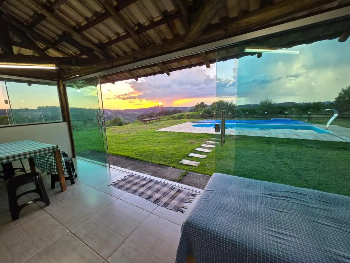Imagem chácara belíssima a venda em Itatiaiuçu/MG , Terreno amplo com aprox. 2.500m²