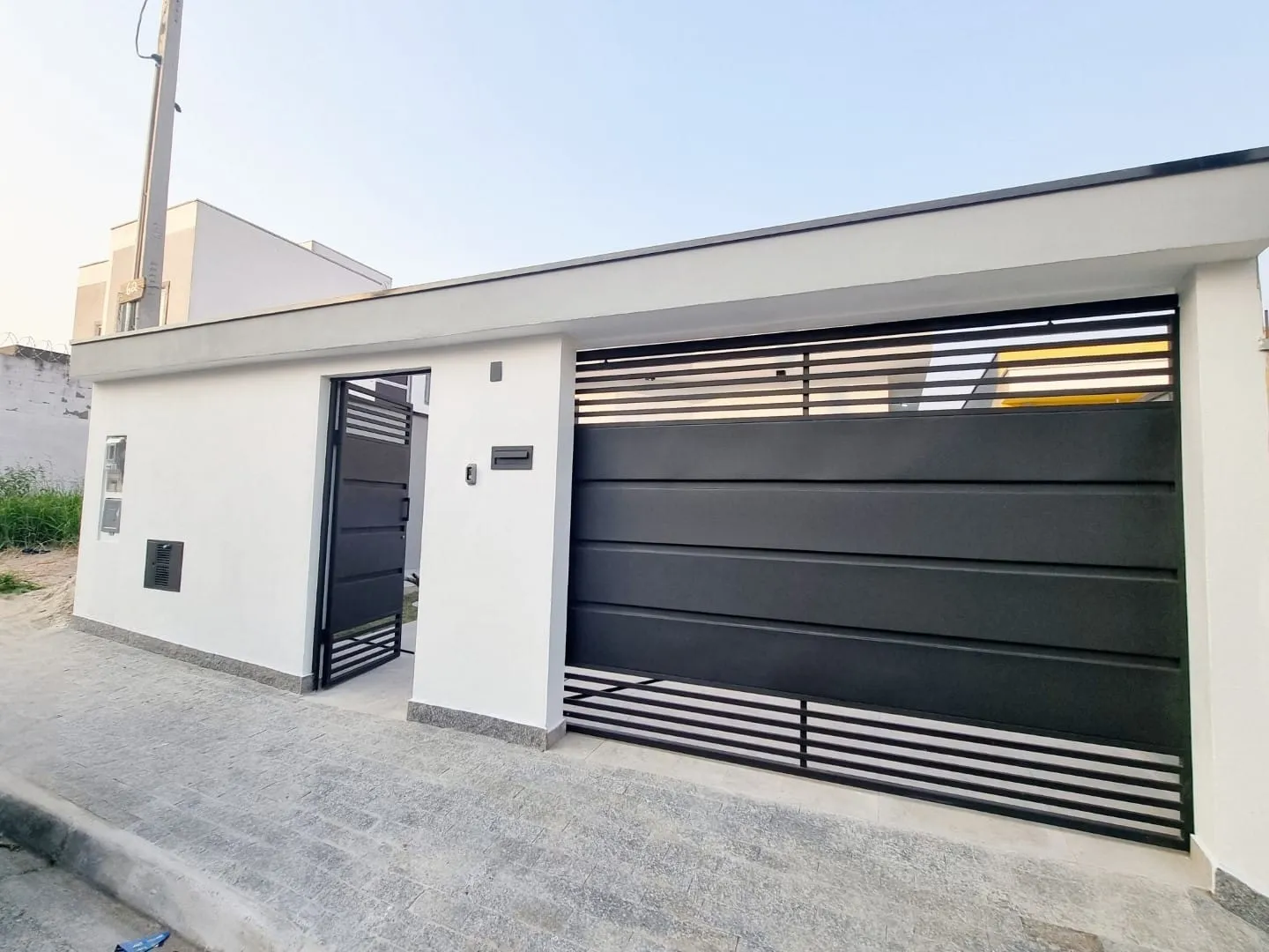 Imagem Casa térrea moderna com 3 dormitórios, suíte, closet, área gourmet e acabamentos de alta qualidade e bom gosto.