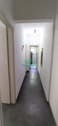 Imagem 3 dormitórios sendo 1 suíte, sala espaçosa para 2 ambientes, banheiro social, cozinha, área de serviço, 2 vagas de garagem