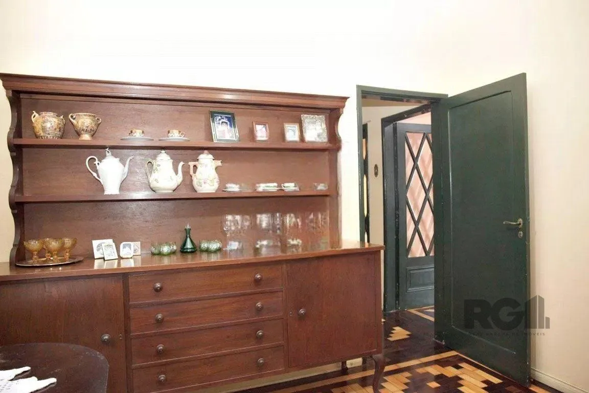 Imagem Casa 04 dormitórios, 01suíte, locação,234m² privativos, Petrópolis/Porto Alegre