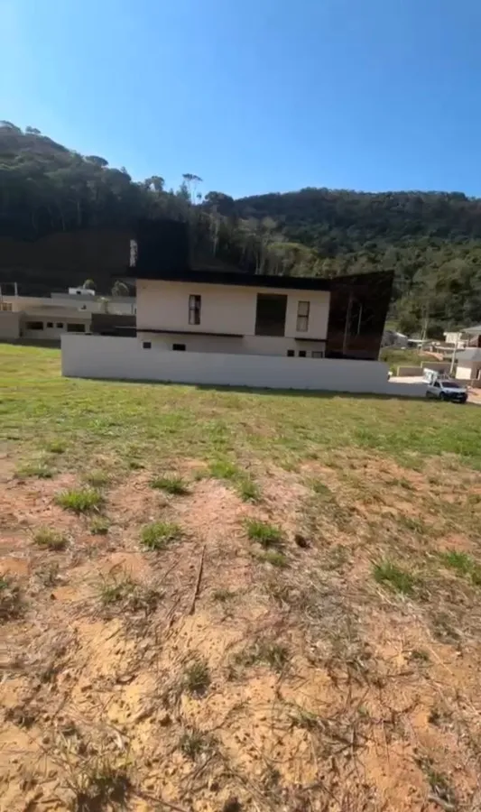 Imagem Terreno em Condomínio para Venda em Teresópolis / RJ no bairro Prata