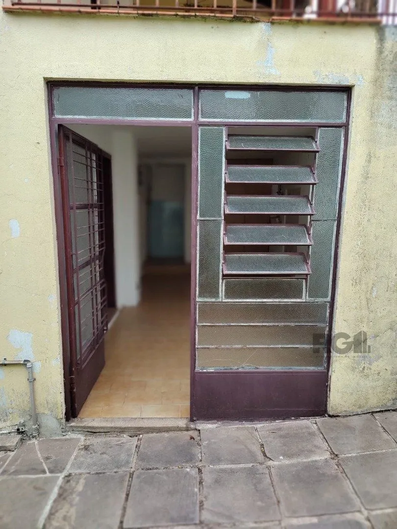 Imagem Casa para Venda - 247.37m², 4 dormitórios, 4 vagas - Partenon