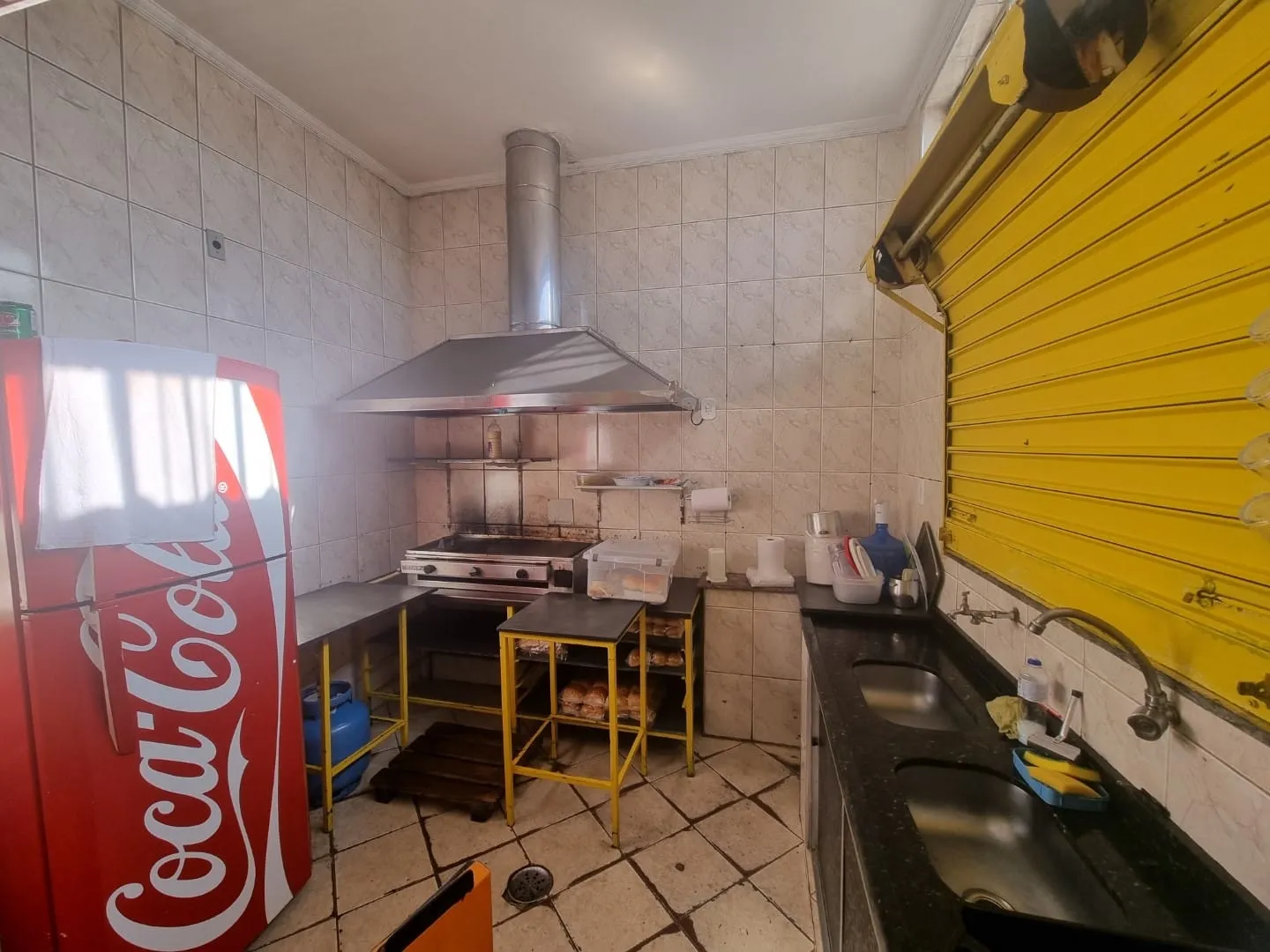 Imagem Galpão Comercial de Esquina em Localização Estratégica