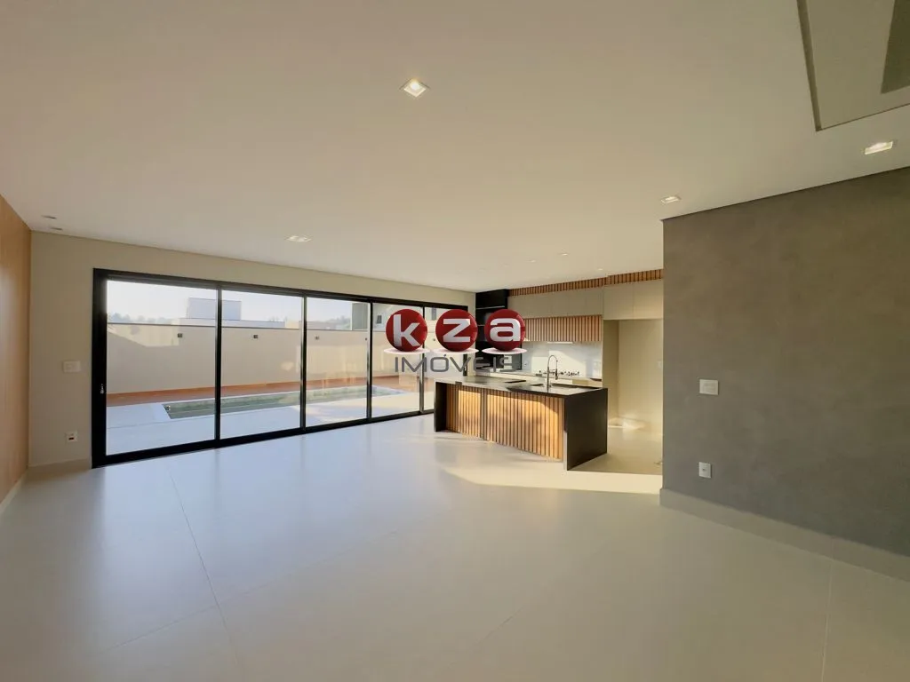 Imagem Imóvel de alto padrão em condomínio fechado: casa com 3 suítes e 2 vagas na melhor localização de Valinhos-SP, Condomínio Villa do Sol.