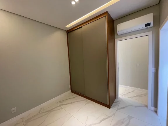 Imagem Casa Espetacular à Venda no Condomínio Portal Ville Jardim Europa, em Boituva