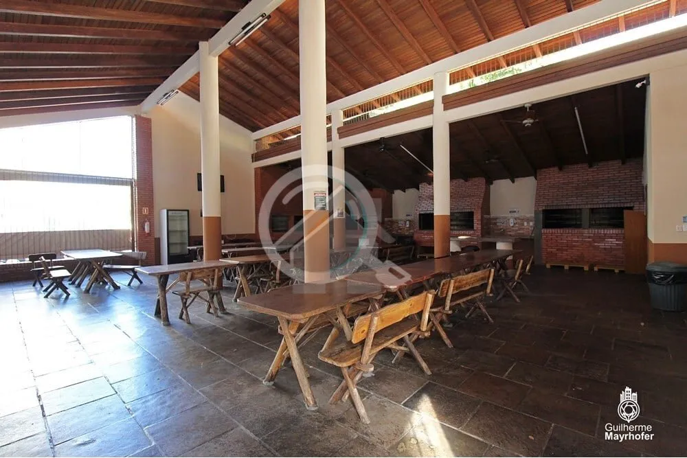 Imagem Descubra a comodidade e o conforto de viver no coração de Porto Alegre! Este apartamento desocupad...