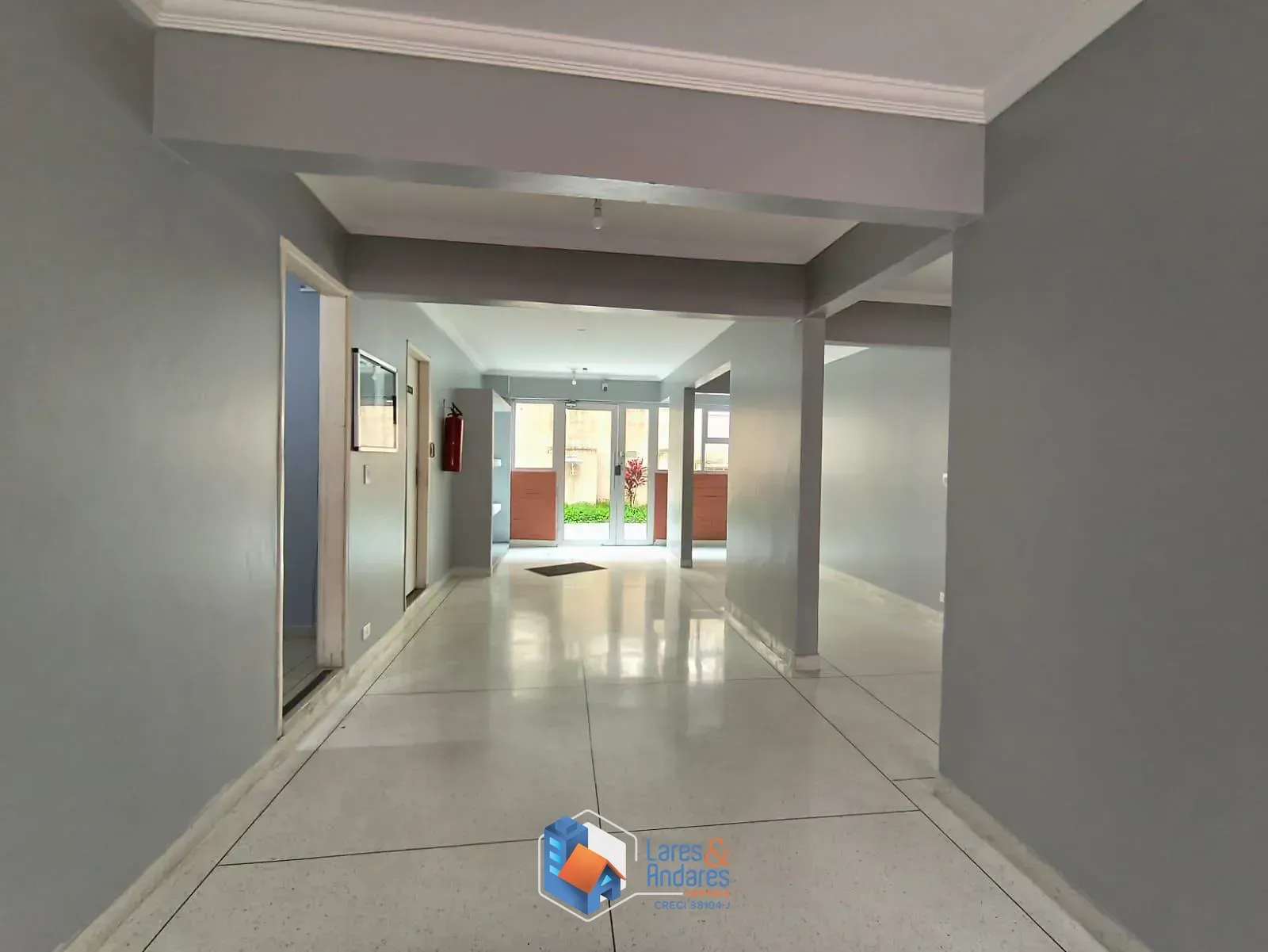 Imagem APARTAMENTO À VENDA COM 48 M², 1 DORMITÓRIO, 1 VAGA, SALA AMPLA PARA 2 AMBIENTES, COZINHA PLANEJADA - LAUZANE PAULISTA - SÃO PAULO - SP.