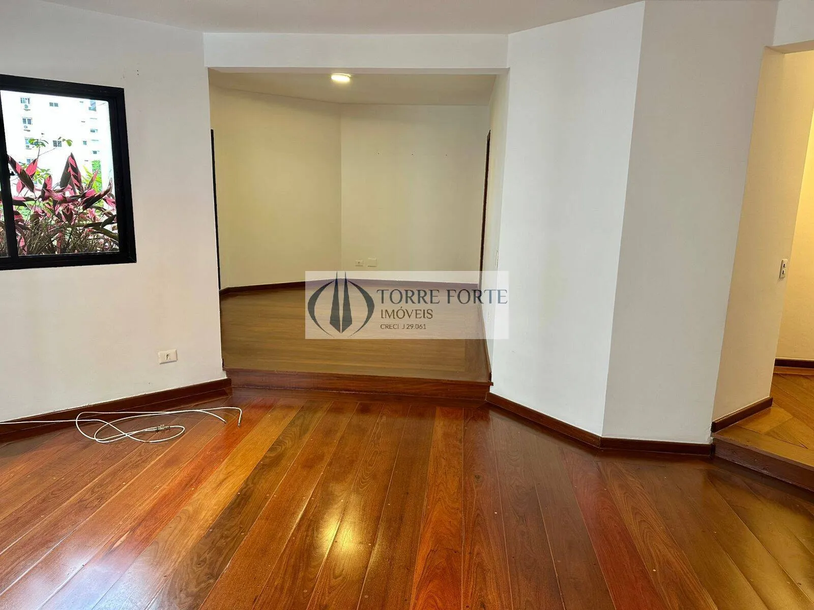 Imagem Excelente apartamento 150 m² 3 dormitórios 1 suíte 2 vagas garagem em Moema