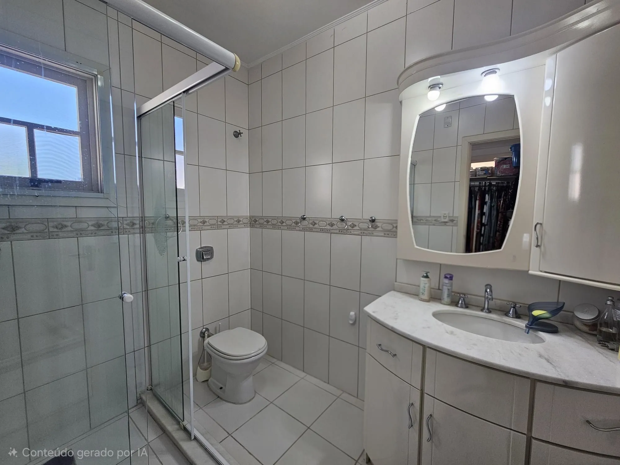 Imagem SOBRADO COM 3 SUÍTES + DORMITÓRIOS NO TÉRRREO | PISCINA | E MUITO MAIS