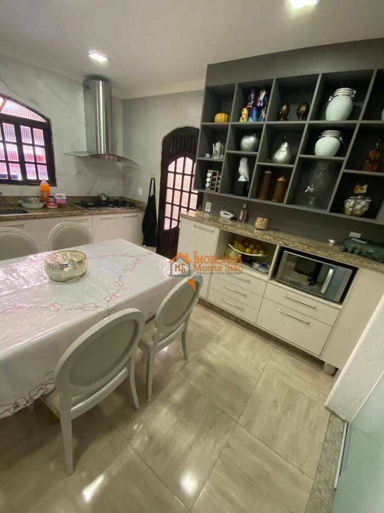 Imagem Sobrado com 6 dormitórios à venda, 300 m² por R$ 900.000,00 - Vila Nova Bonsucesso - Guarulhos/SP