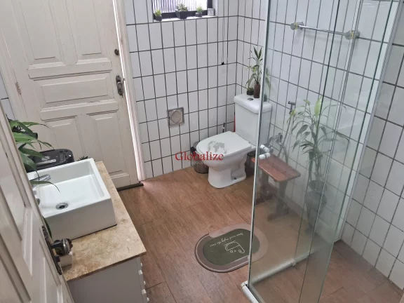 Imagem Sobrado para reforma em Santos na Vila Belmiro com 2 dormitórios, garagem e quintal nos fundos com piscina à venda por R$ 1.365.000,00