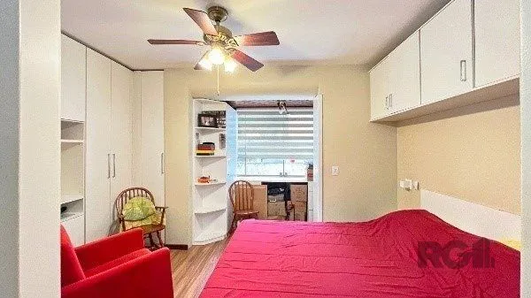 Imagem Apartamento com 3 Dormitórios, Suíte e Sacada e 1 vaga - 115m² - Petrópolis
