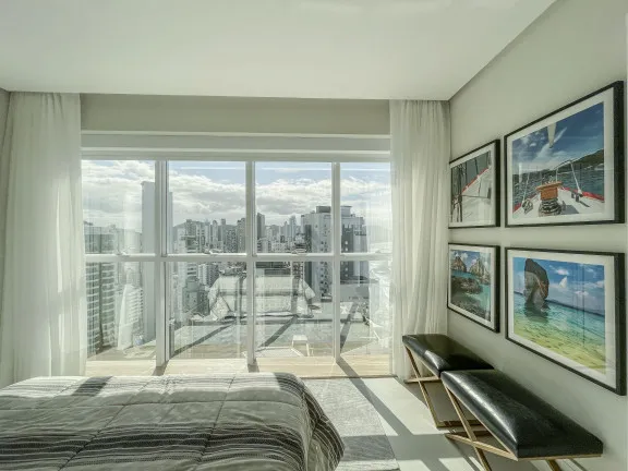 Imagem Cobertura com 3 Quartos à Venda, 273 m² em Centro - Balneário Camboriú