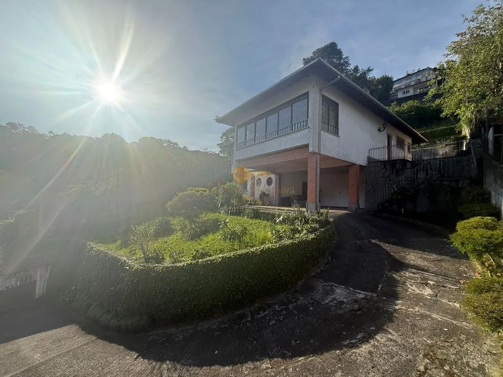 Imagem Casa para Venda em Teresópolis / RJ no bairro Várzea