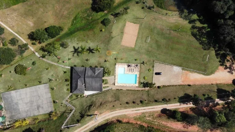 Imagem Terreno em Condomínio para Venda em Teresópolis / RJ no bairro Vale Alpino