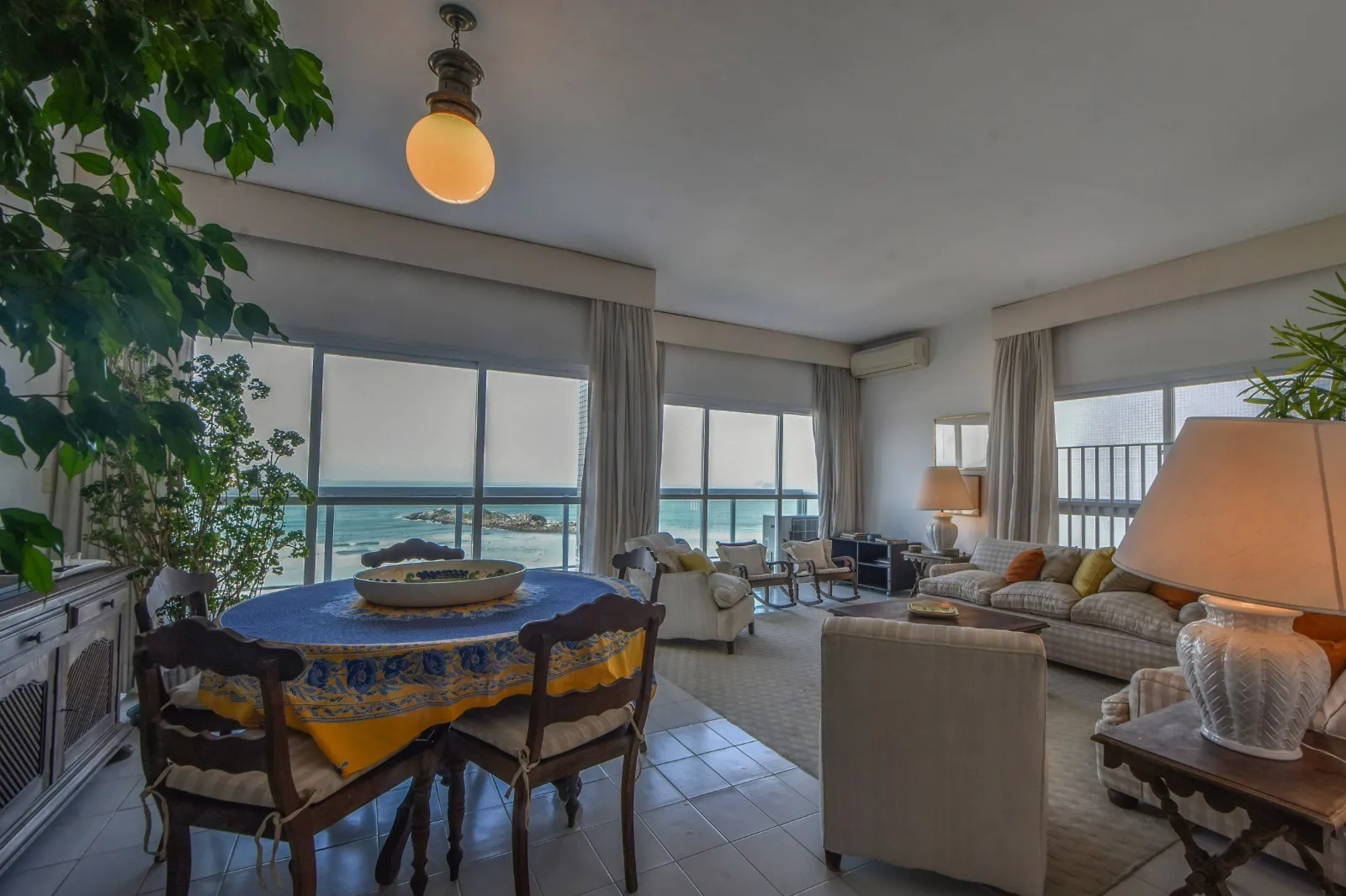 Imagem Apartamento de 120m² com 3 Dormitórios Localizado na Praia de Pitangueiras, Guarujá SP