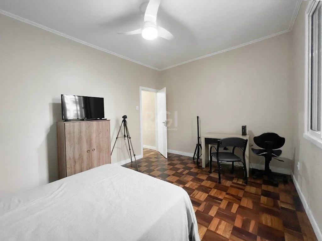 Imagem Apartamento 85m² - 3 dormitórios, sacada, churrasqueira no bairro Cidade Baixa