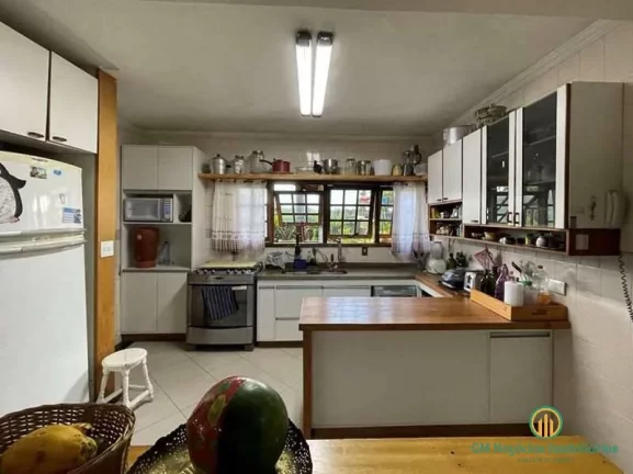 Imagem Casa Semitérrea com 4d/1ste. , lareira, piscina e gazebo!