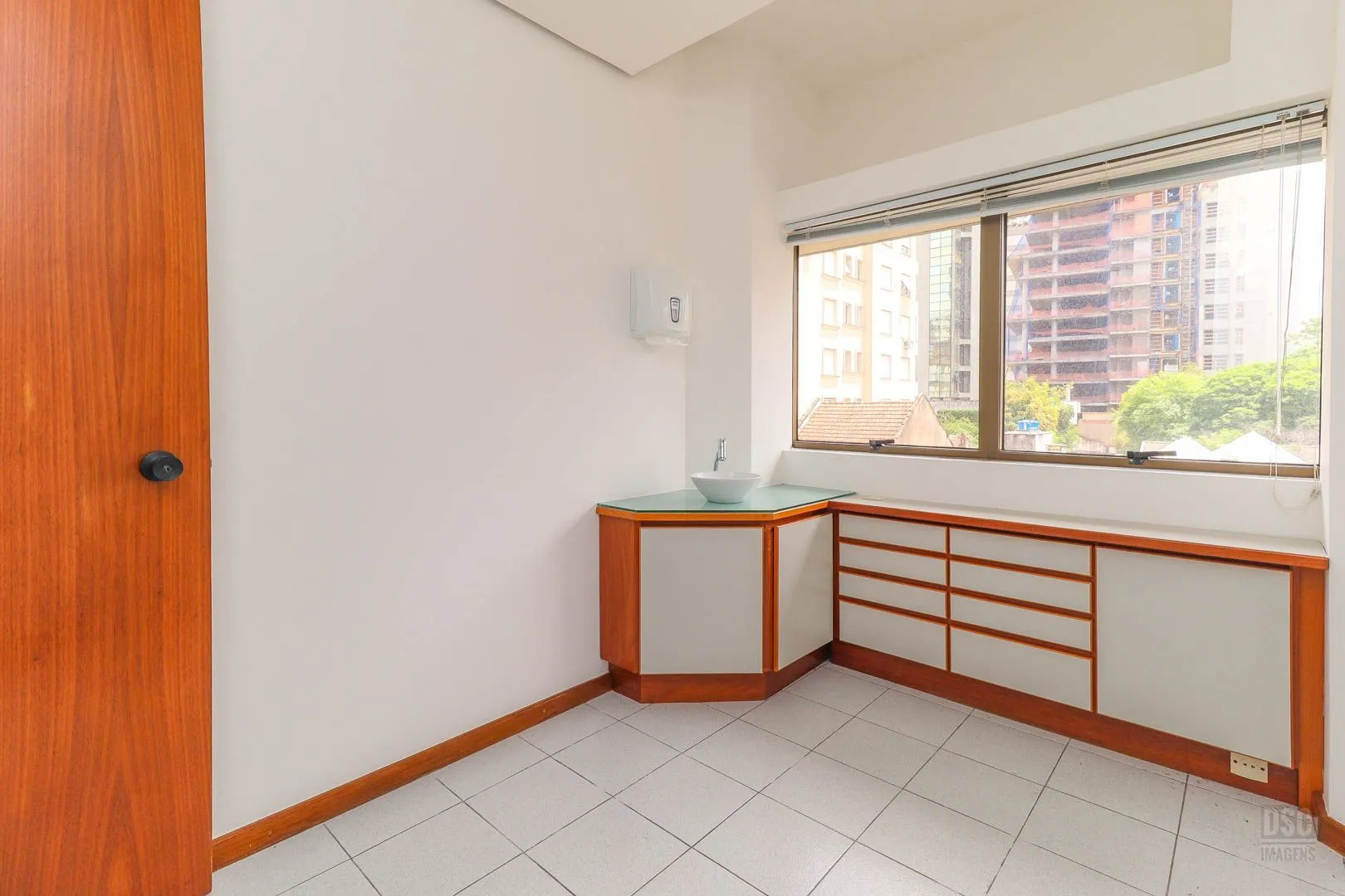 Imagem Sala comercial em um ponto excelente da Rua Padre Chagas.