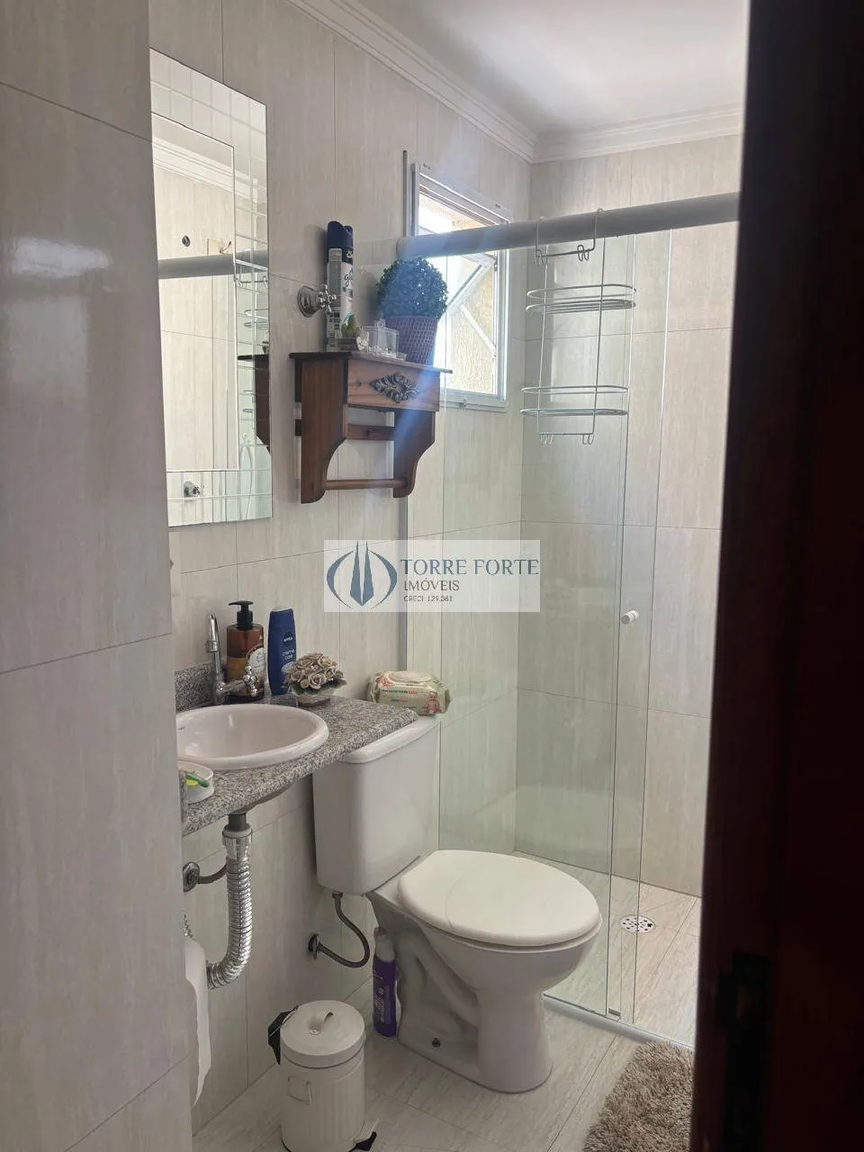 Imagem Ótima casa em condomínio fechado com 140 m² 3 suítes 2 vagas de garagem
