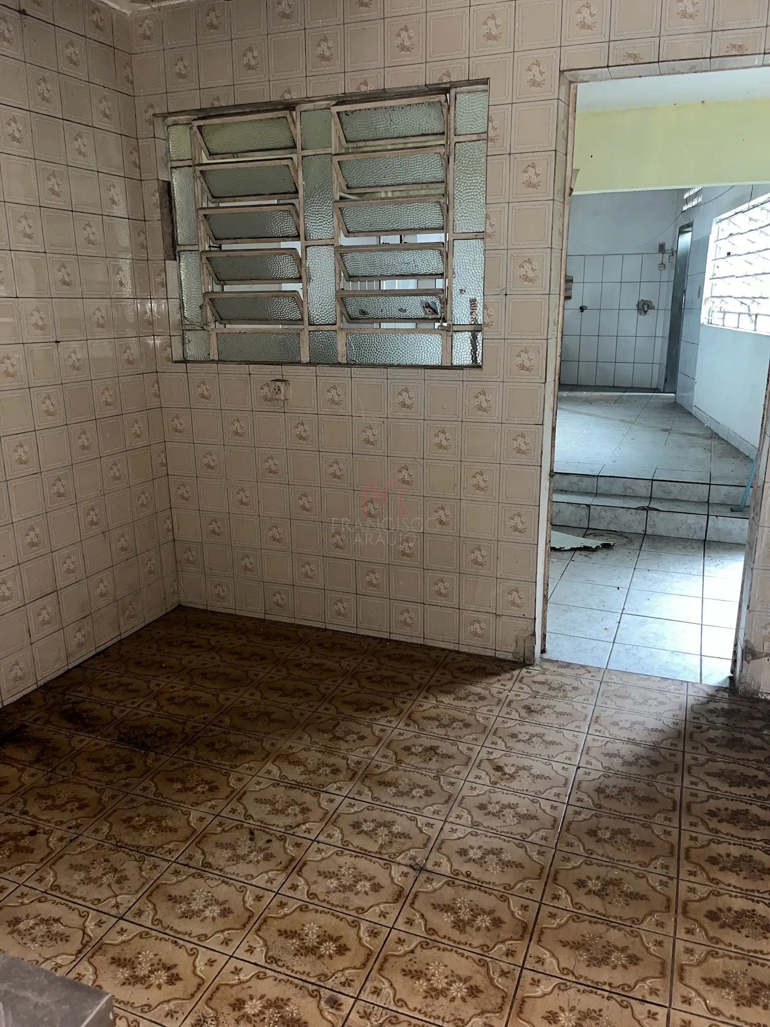 Imagem Oportunidade para quem busca espaço, localização estratégica e potencial de valorização no bai...