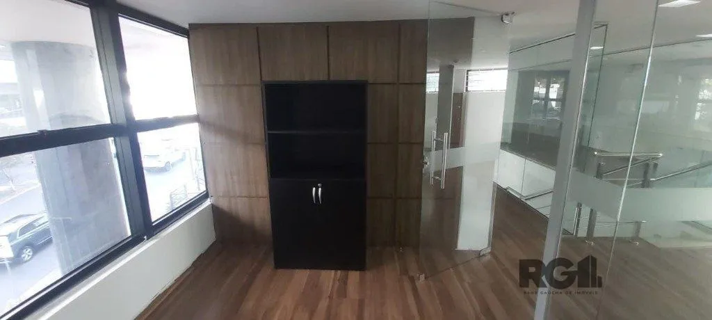 Imagem Loja com 113m² de área privativa no Bairro Três Figueiras
