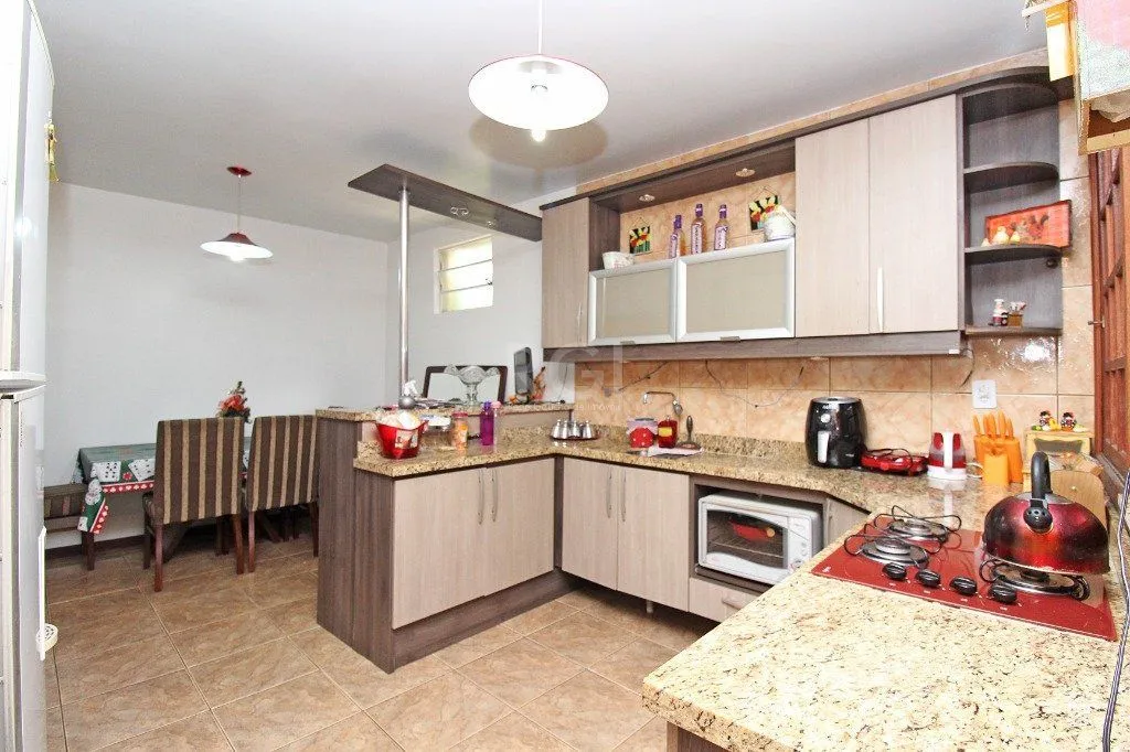 Imagem Casa para Venda - 280m², 4 dormitórios, sendo 1 suites, 4 vagas - Bom Jesus
