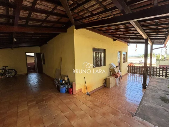 Imagem Casa à venda no Centro - Igarapé/MG.