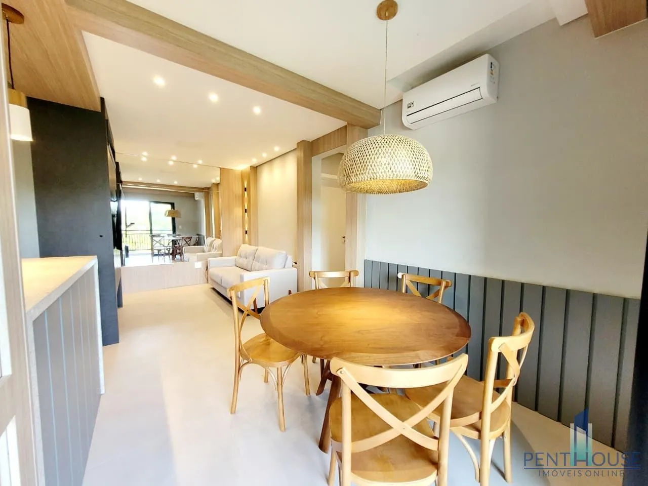 Imagem Apartamento Zona Central para Venda em Balneário Camboriú, Praia dos Amores, 2 dormitórios, 2 suítes, 2 banheiros, 1 vaga