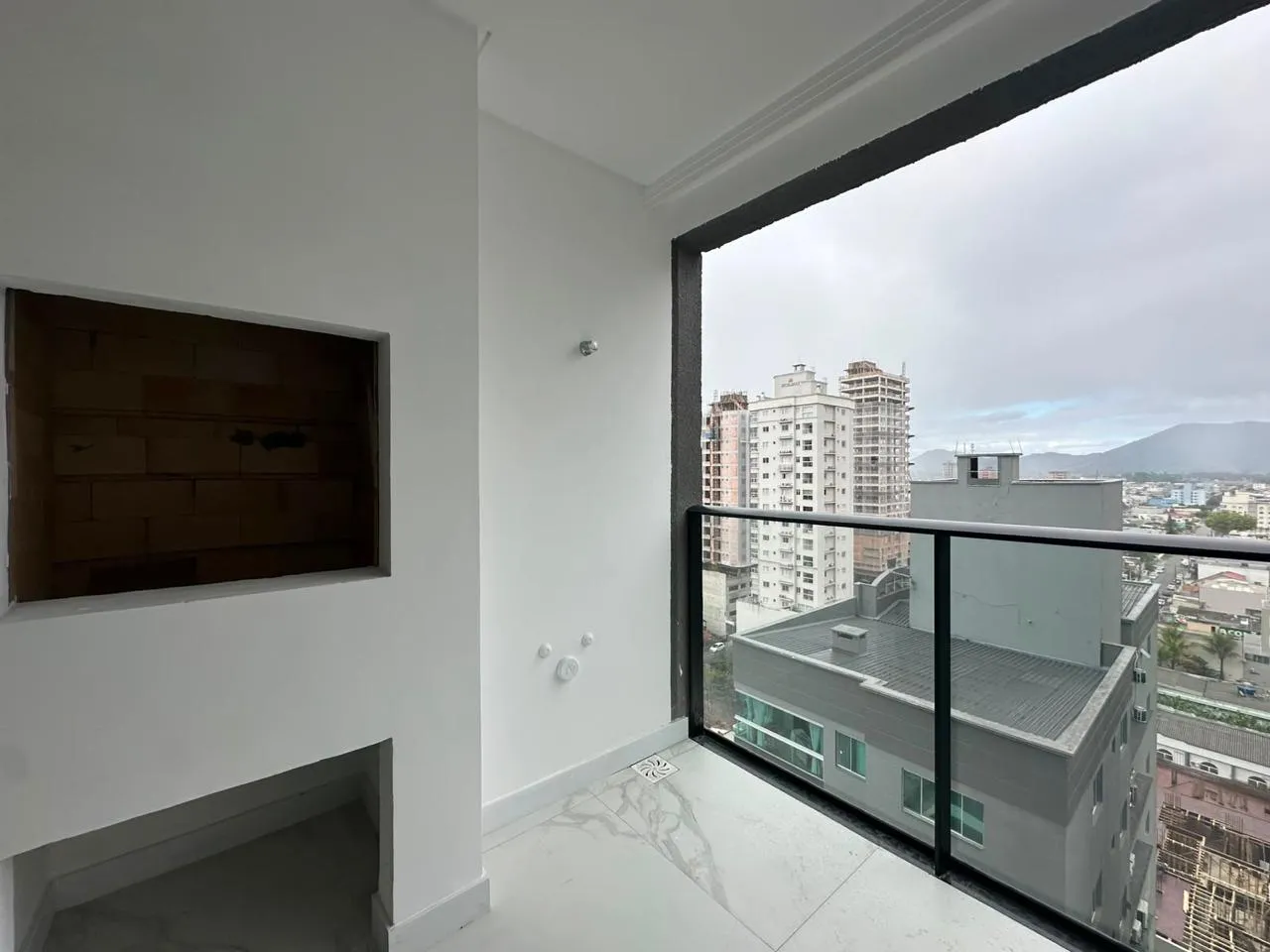 Imagem Apartamento à venda com 692m2 por R$ 950.000,00