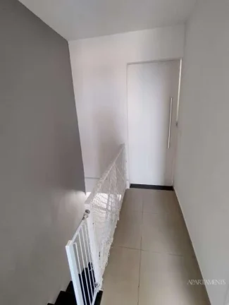 Imagem Lindo Sobrado em condomínio de 02 Dormitórios com cozinha planejada - Mobiliada!