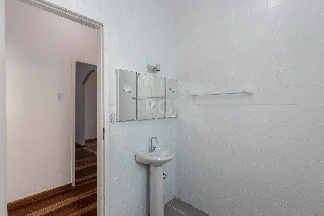 Imagem Casa para Venda - 180.2m², 3 dormitórios, 3 vagas - Medianeira