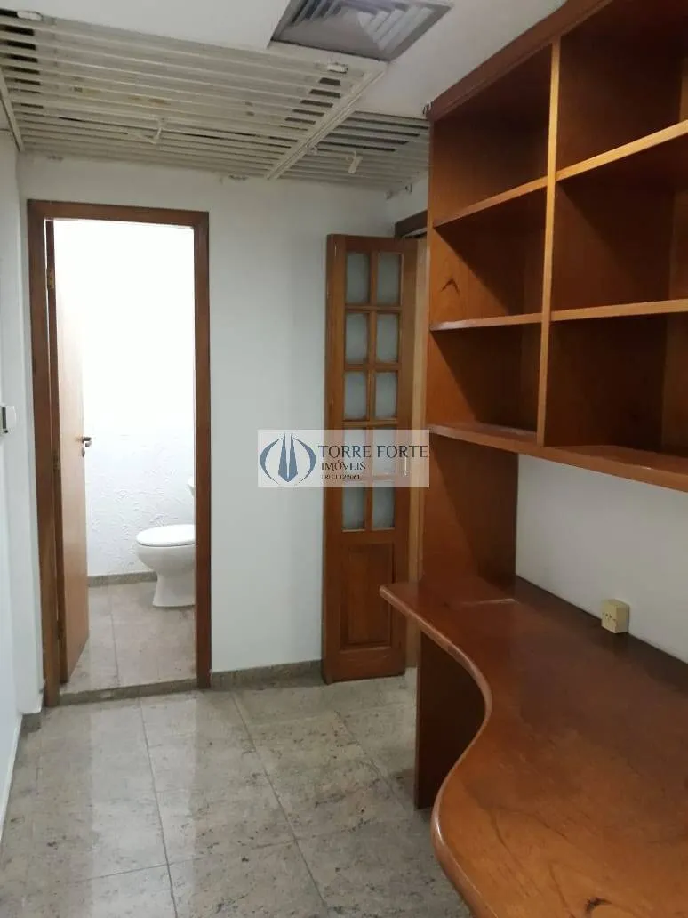 Imagem Sala comercial com 45 m² ótima localização a 650 m da estação Metrô Moema