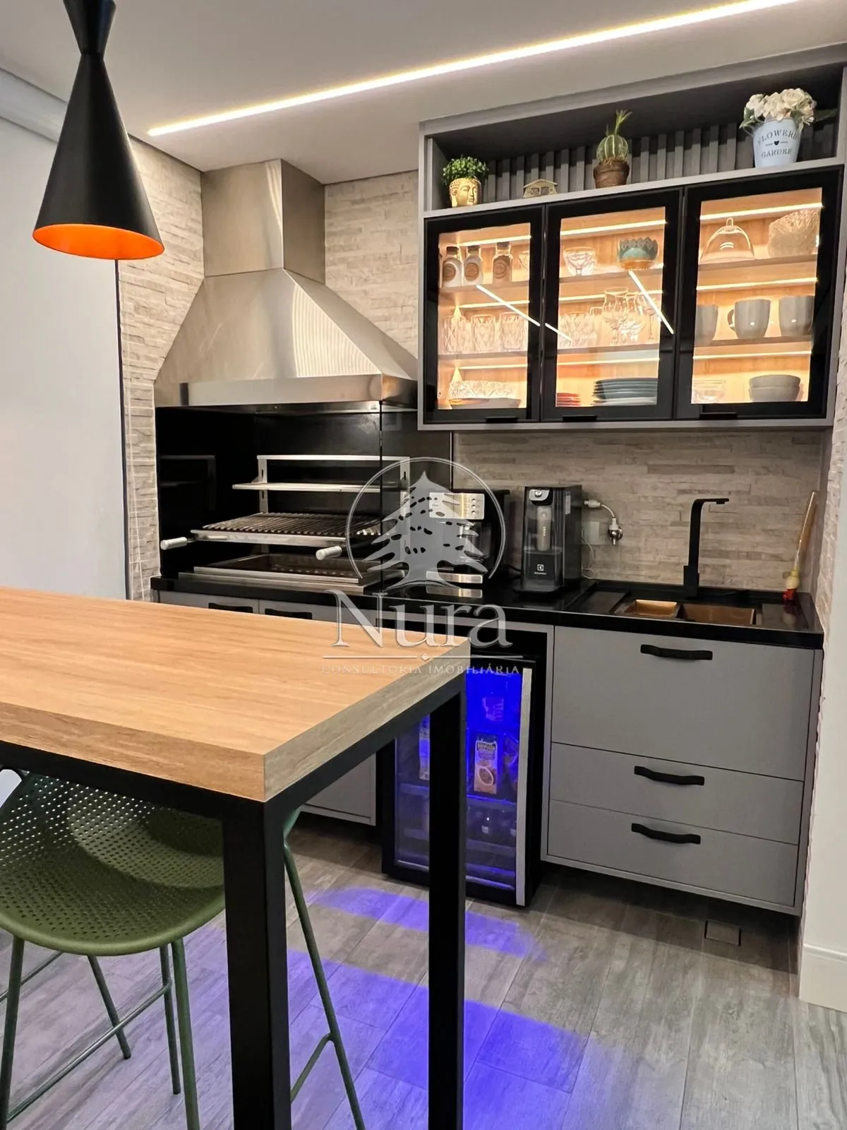 Imagem Apartamento de 3 quartos, 111m² no bairro Ponta da Praia, em Santos