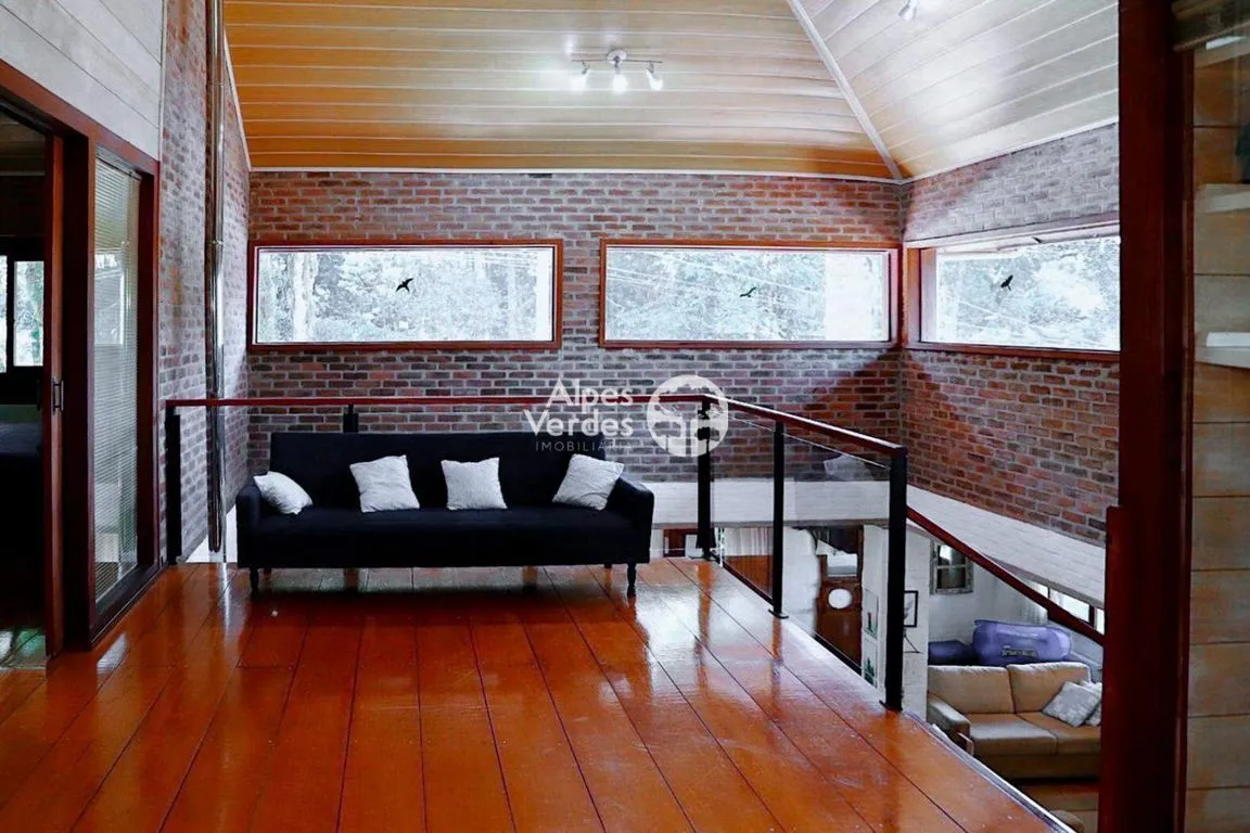 Imagem Vende-se Casa em Canela-RS, com 03 dormitórios
