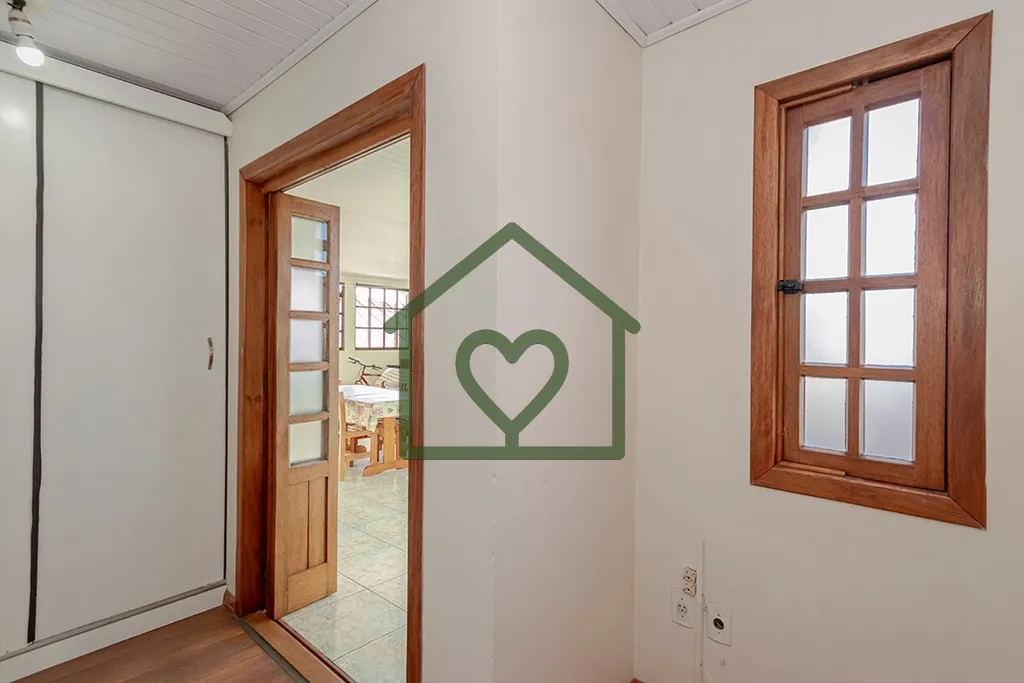 Imagem CASA DE 250m² COM 4 QUARTOS, 3 BANHEIROS, 3 SALAS DE ESTAR, 2 COZINHAS, ESPAÇO GOURMET. COM 3 VAGA...