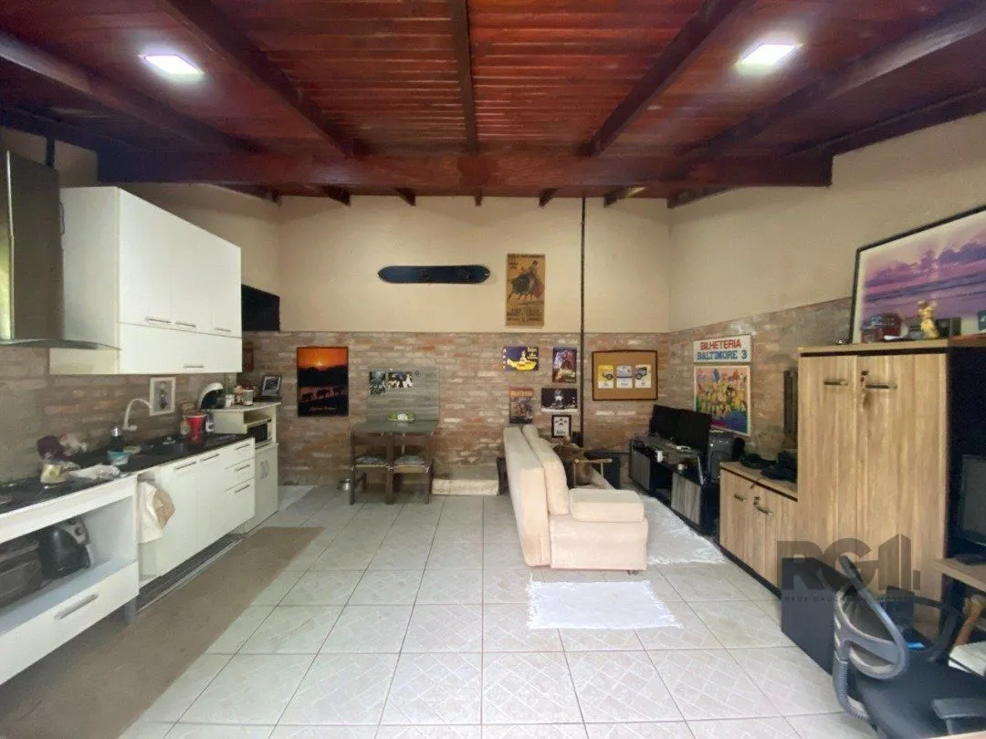 Imagem Casa para Venda - 350m², 4 dormitórios, sendo 4 suites, 4 vagas - Tristeza