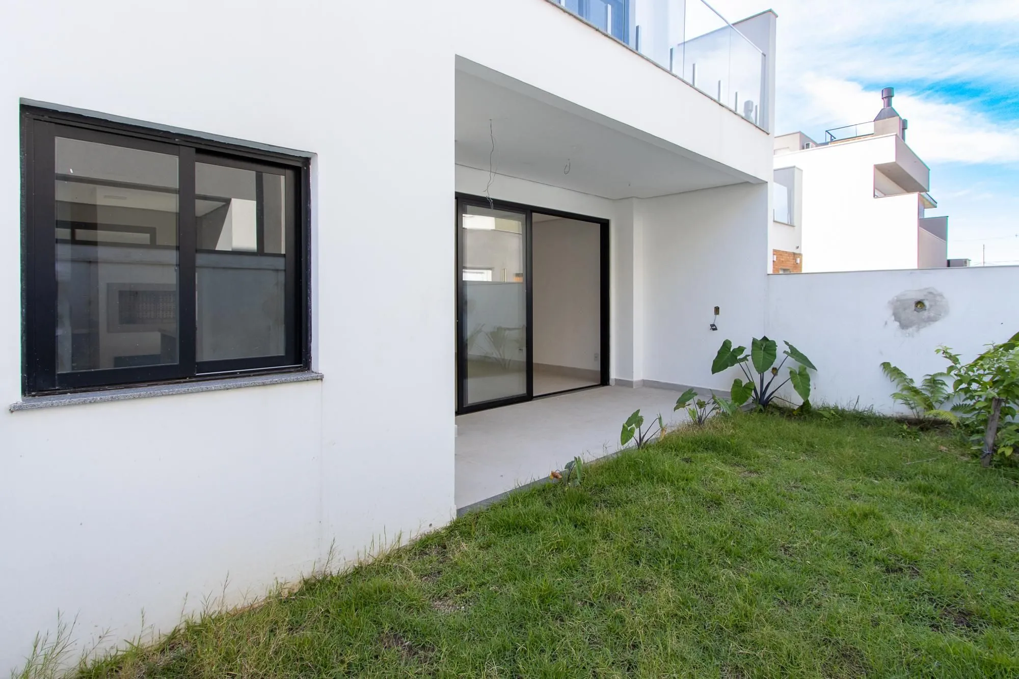 Imagem Casa de condomínio, 3 dormitórios, 3 suítes.